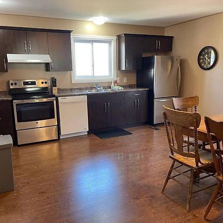 Cozy 2 Bedroom Home In Chatham - Left Side מראה חיצוני תמונה