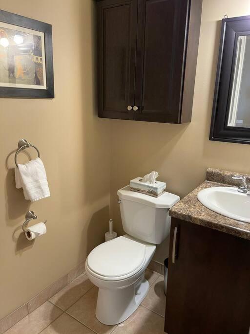 Cozy 2 Bedroom Home In Chatham - Left Side מראה חיצוני תמונה