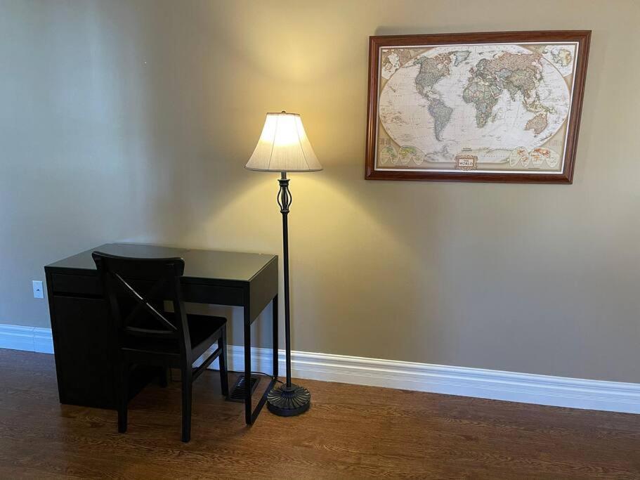 Cozy 2 Bedroom Home In Chatham - Left Side מראה חיצוני תמונה