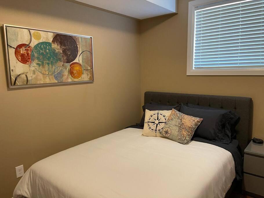 Cozy 2 Bedroom Home In Chatham - Left Side מראה חיצוני תמונה
